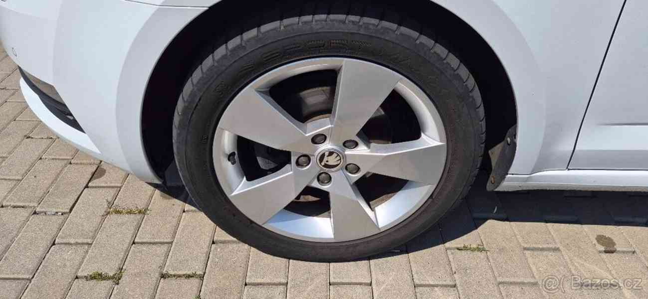 Škoda Octavia 1,6   TDI - foto 4