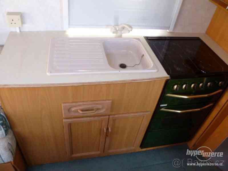 Anglický karavan Avondale Godiva 470/2 - foto 8