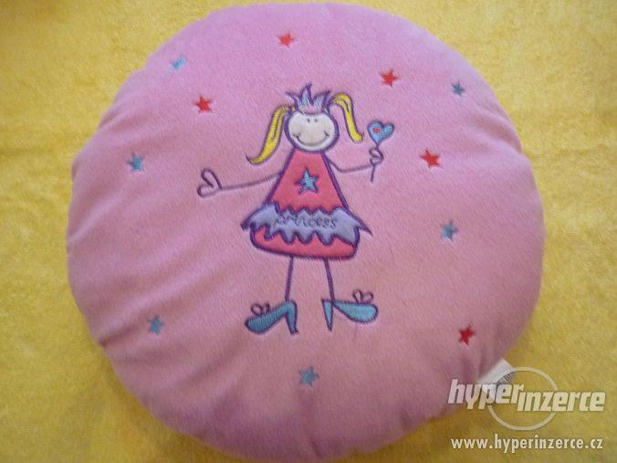 Prodám dětský plyšový polštář Princezna,vhodné jako dárek - foto 1