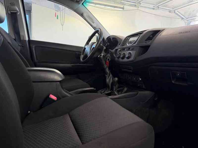 Toyota Hilux2,5 D4D 106kw - foto 16