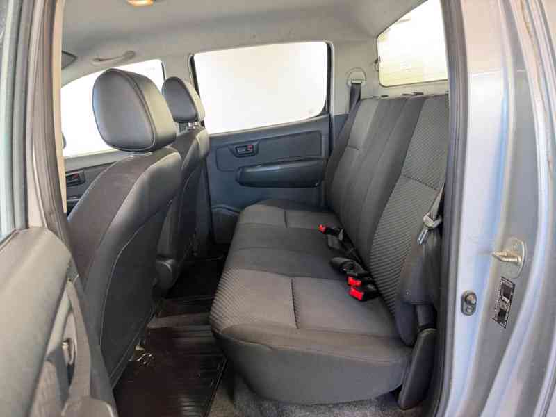 Toyota Hilux2,5 D4D 106kw - foto 3