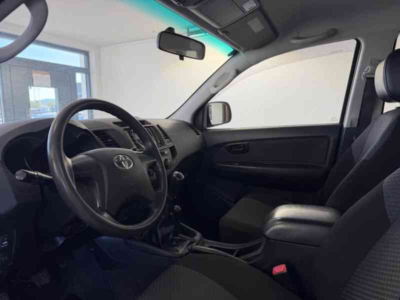 Toyota Hilux2,5 D4D 106kw - foto 9