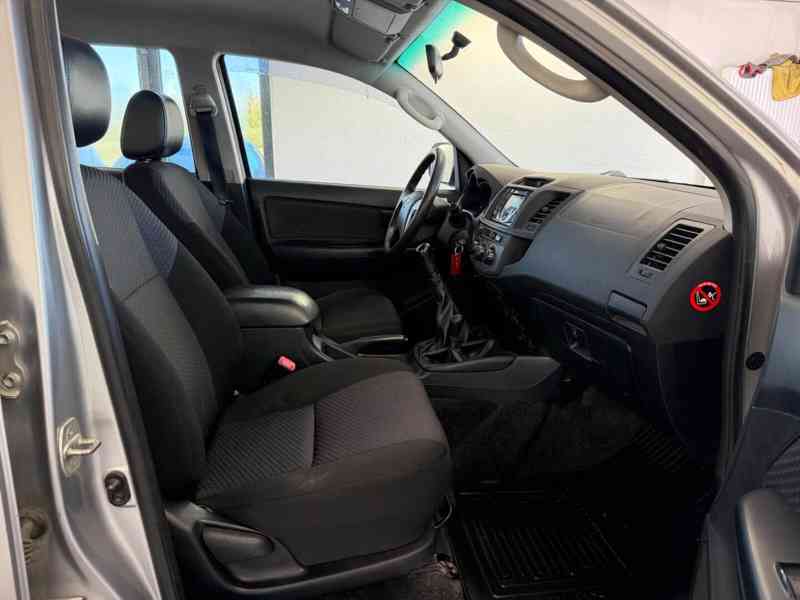 Toyota Hilux2,5 D4D 106kw - foto 17