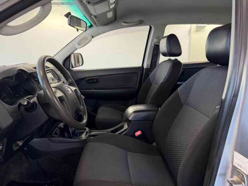 Toyota Hilux2,5 D4D 106kw - foto 21