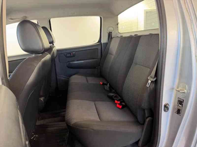 Toyota Hilux2,5 D4D 106kw - foto 13
