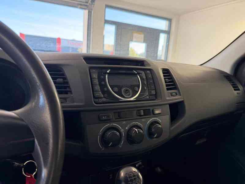Toyota Hilux2,5 D4D 106kw - foto 11