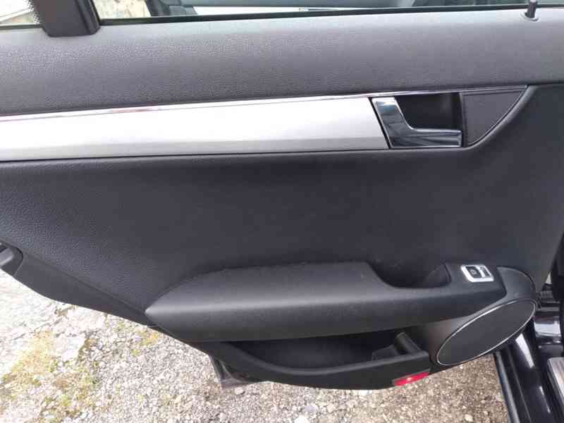 MERCEDES BENZ C 180 1.6 KOMPRESOR 144kW MANUÁL - foto 29