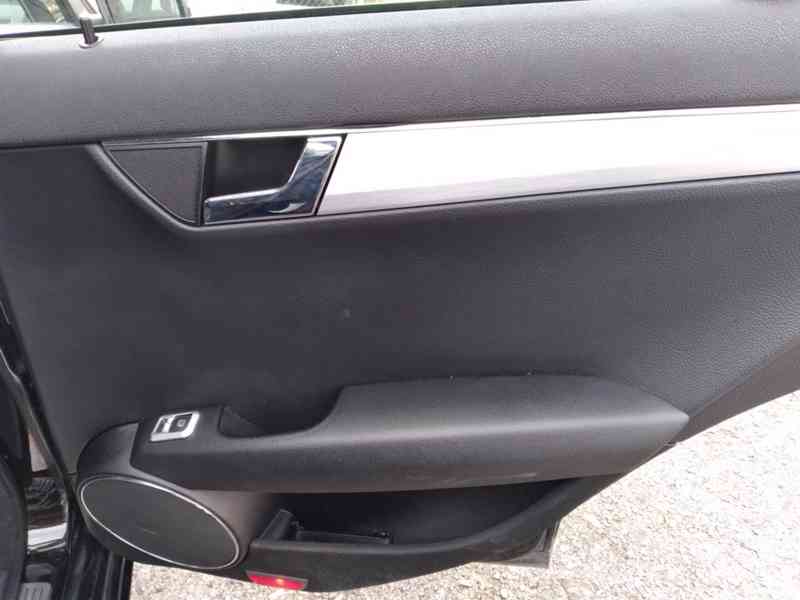 MERCEDES BENZ C 180 1.6 KOMPRESOR 144kW MANUÁL - foto 30