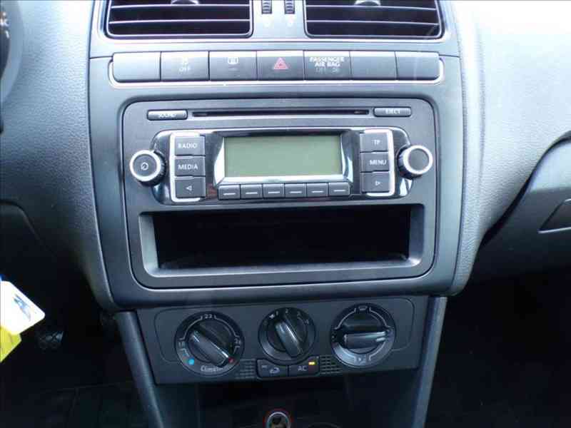 Volkswagen Polo 1,2 12V KLIMATIZACE - foto 6
