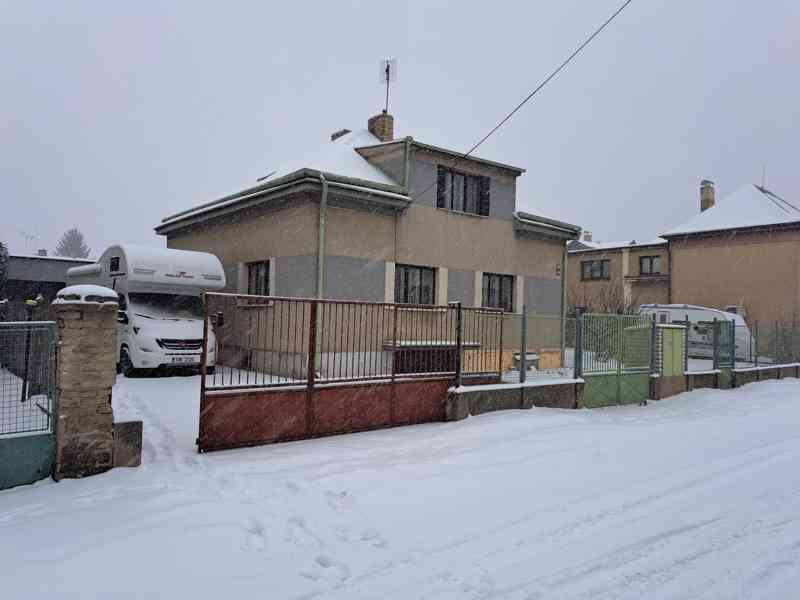 PRODÁM 7+1 DŮM HORNÍ POČERNICE 1200 M2 P-9  - foto 2