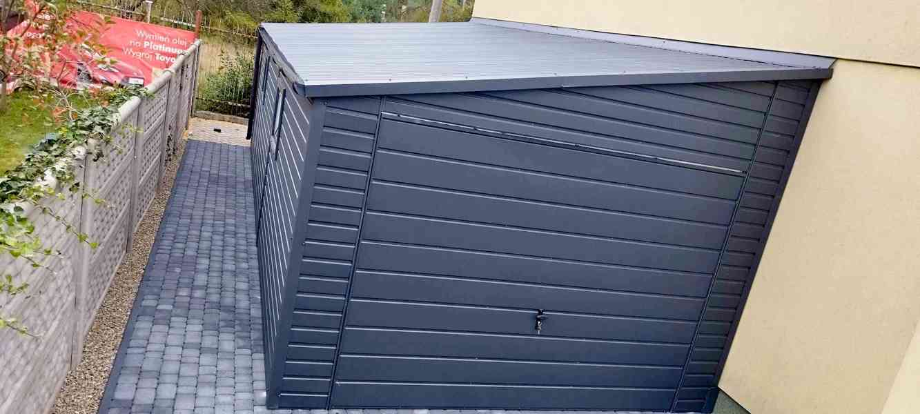 Plechova garáž  4x7m  výklopná vrata - 2x okno - okapy TS836 - foto 2