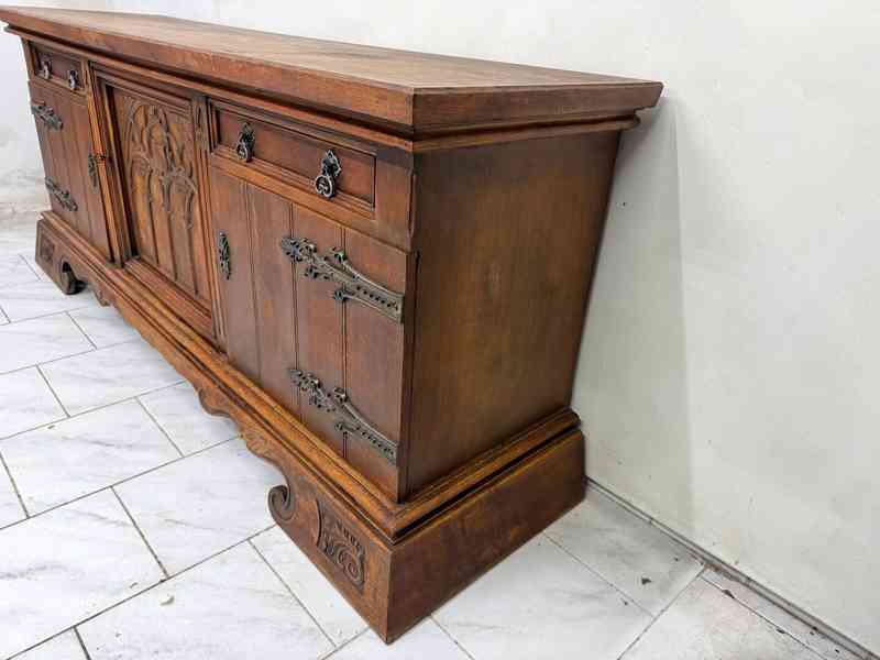 Starožitný bufet v novogotickém stylu  - foto 5