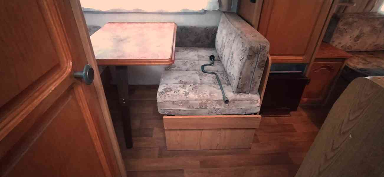 Cestovní karavan Buerstner Lux, ČR doklady, nová STK. - foto 16