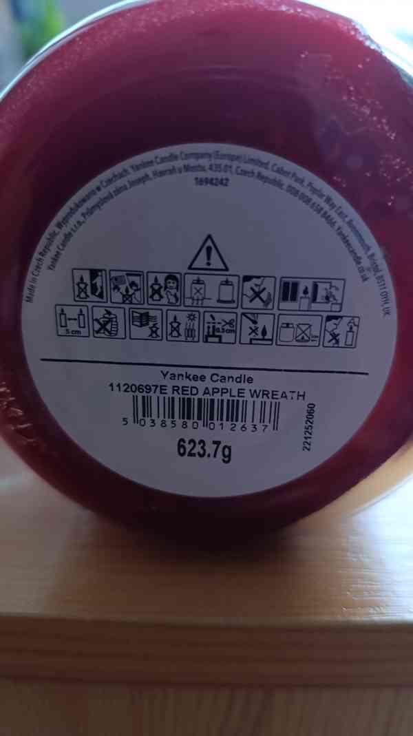 Yankee Candle Red Apple Wreath 623g - foto 2