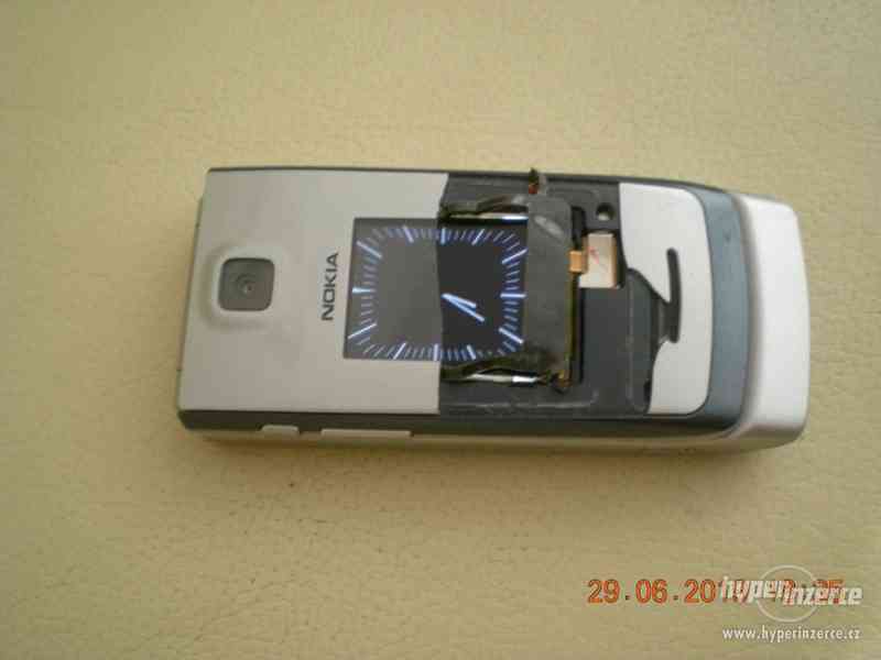 Nokia 3610 Fold z r.2008 - plně funkční véčkový telefon - foto 2