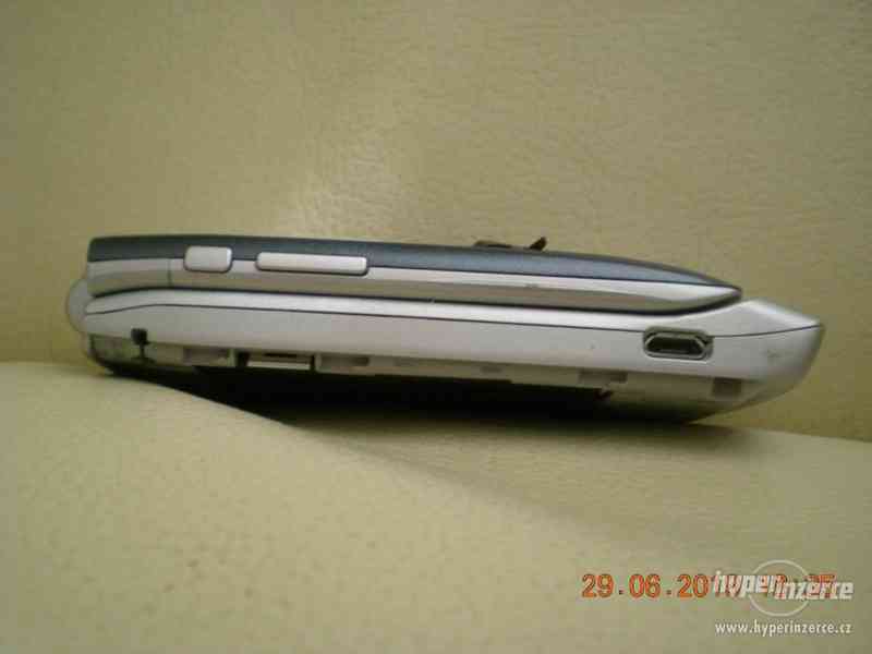 Nokia 3610 Fold z r.2008 - plně funkční véčkový telefon - foto 6