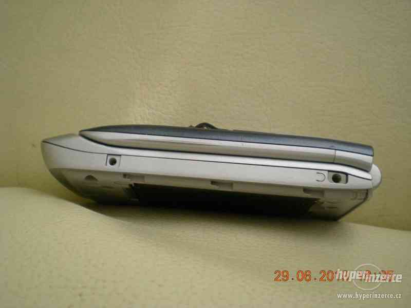 Nokia 3610 Fold z r.2008 - plně funkční véčkový telefon - foto 7