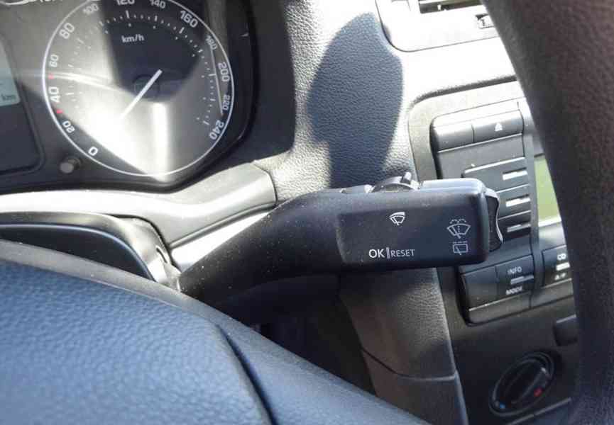 Škoda Octavia 1.9 TDI r.v.2004 (77 kw) klima ČR - foto 10