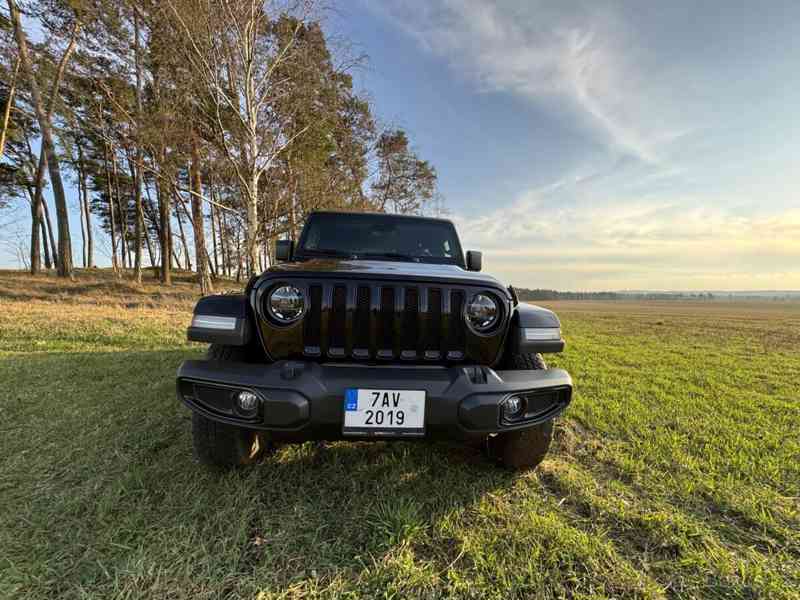 Jeep Wrangler Unlimited Sahara 3.6 Pentastar V6   - foto 6