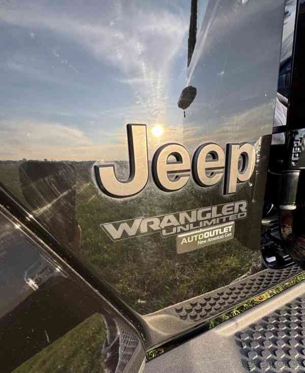 Jeep Wrangler Unlimited Sahara 3.6 Pentastar V6   - foto 20