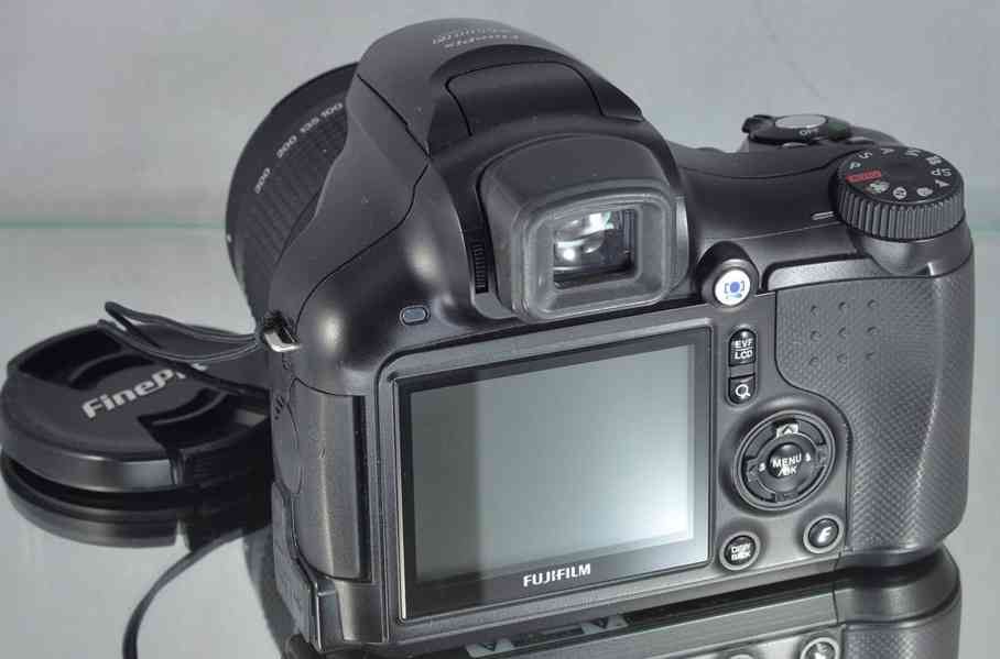 Fujifilm FinePix S6500fd *10,7x o. zoom 28-300mm* - foto 6