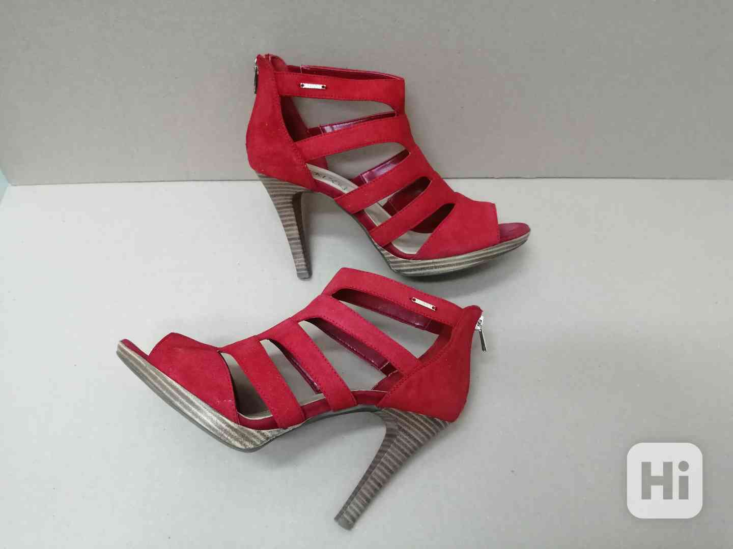 Červené kožené páskové sandále vel.40 - foto 1