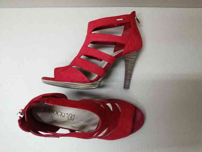 Červené kožené páskové sandále vel.40 - foto 4
