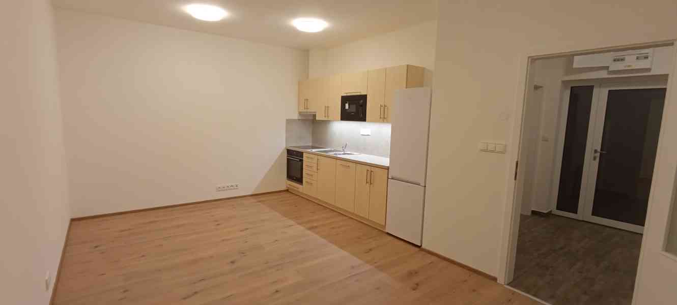 Prodej nového bytu 2+kk s terasou Hevlín - foto 7