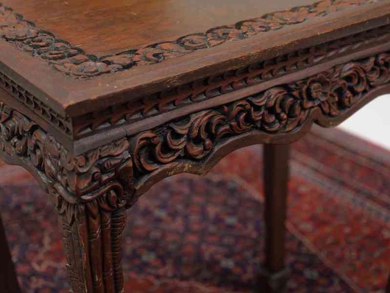 Hnízdové stolky vyřezávané - foto 5