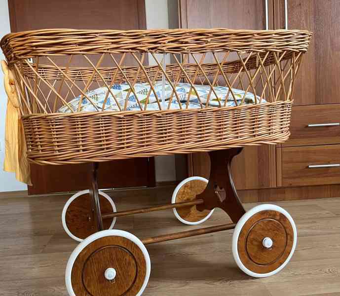 Prodám proutěný košík na miminko