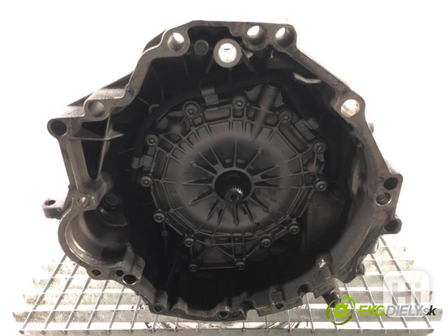 AUDI A4 B7 01J301383T AUTOMAT - foto 1