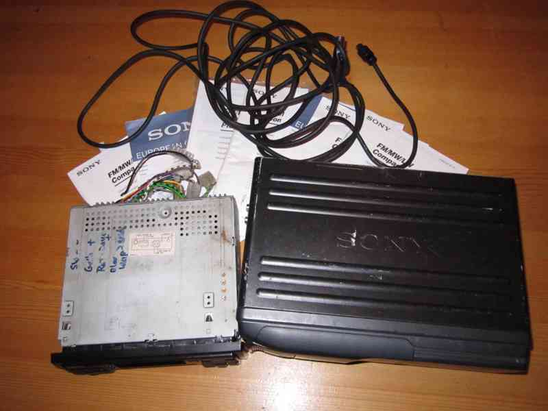 CD Menic Changer SONY CDX-605, CDX605 vcetne radio autoradio - foto 2