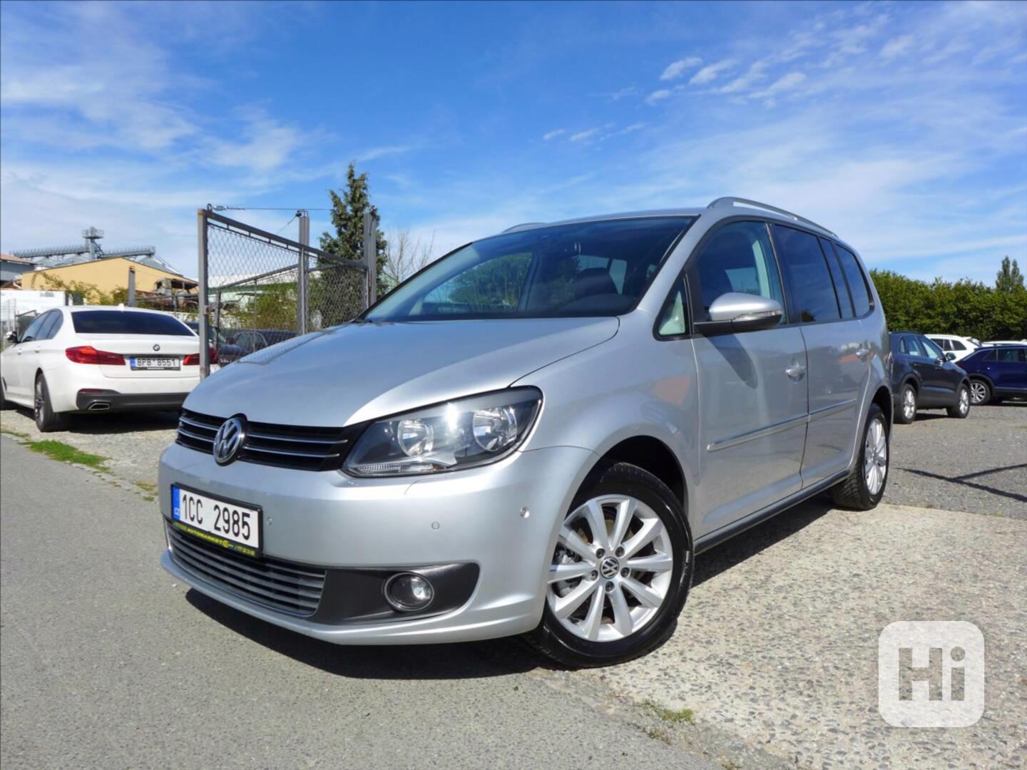 Volkswagen Touran 1,6 TDI KAMERA, TAŽNÉ, VÝHŘEV - foto 1