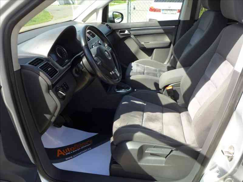 Volkswagen Touran 1,6 TDI KAMERA, TAŽNÉ, VÝHŘEV - foto 5