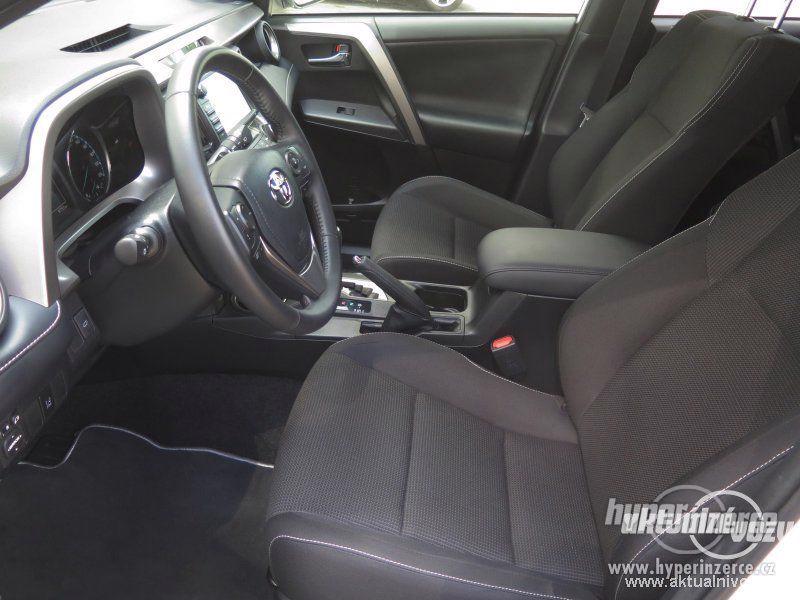 Toyota RAV 4 2.5 Hybrid 145kW 2.5, benzín, r.v. 2018 - foto 15