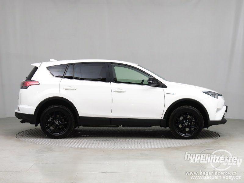 Toyota RAV 4 2.5 Hybrid 145kW 2.5, benzín, r.v. 2018 - foto 16