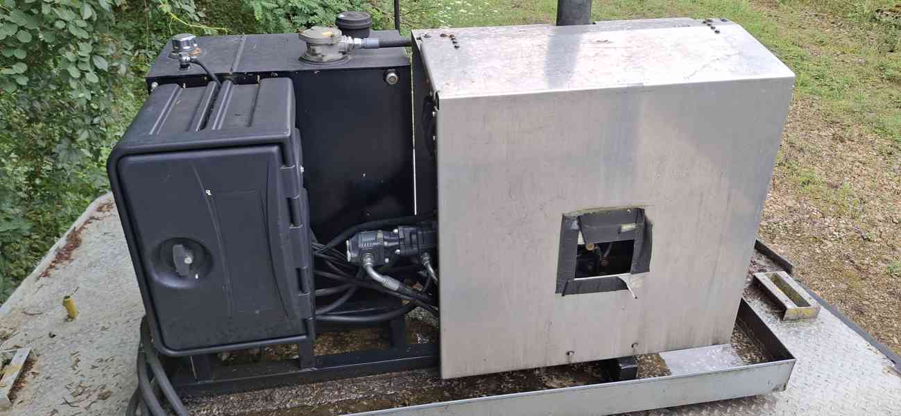 Speciální loď EMKA MP 90 s příslušenstvím - foto 7