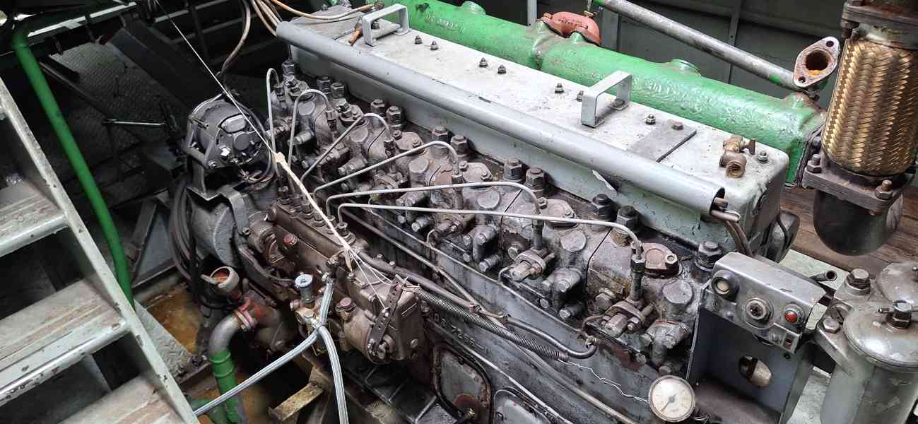 Speciální loď EMKA MP 90 s příslušenstvím - foto 11