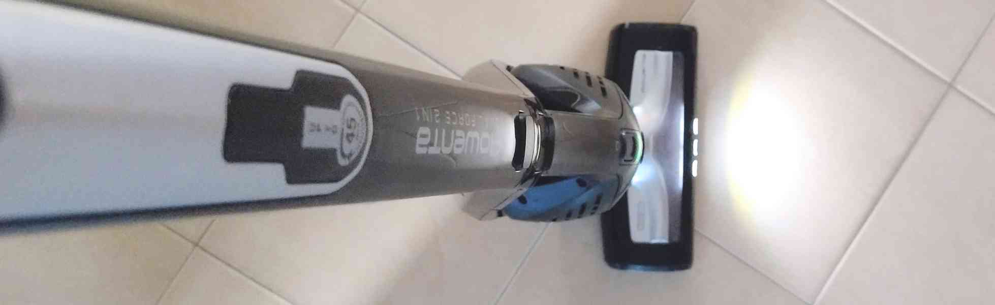 ROWENTA aku Tyčový a ruční vysavač Dual Force 2V1 RH6735WH - foto 9