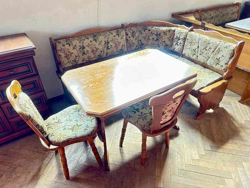  906 Rustikální jídelní set rohová lavice rozkládací stůl - foto 2