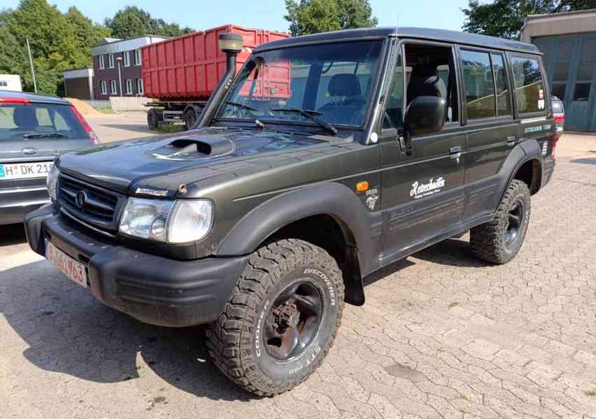 Hyundai Galloper 2,5 TD Exceed 4x4 73kw - foto 14