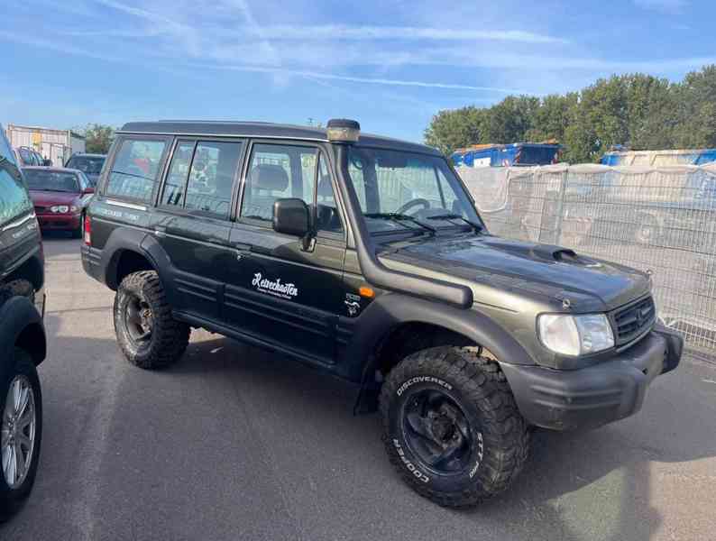Hyundai Galloper 2,5 TD Exceed 4x4 73kw - foto 16