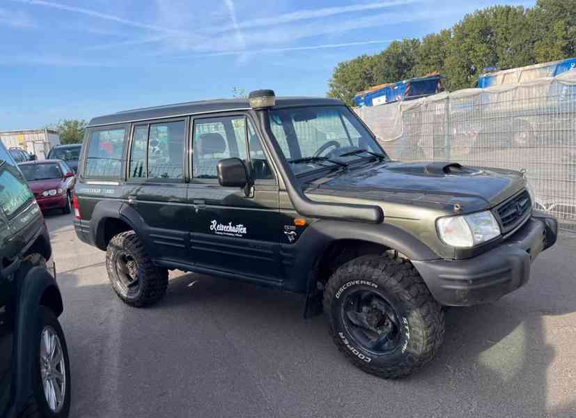 Hyundai Galloper 2,5 TD Exceed 4x4 73kw - foto 9