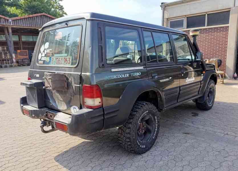 Hyundai Galloper 2,5 TD Exceed 4x4 73kw - foto 10