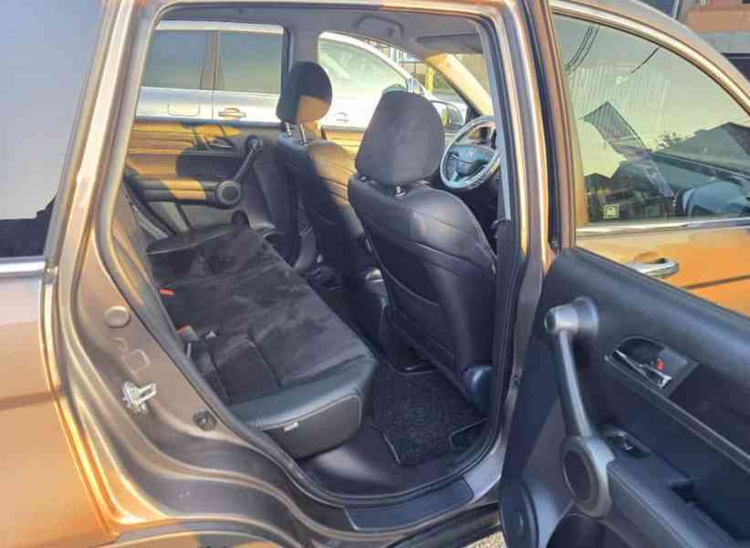 Honda CR-V 2,0i Elegance 4X4 benzín 110kw - foto 16