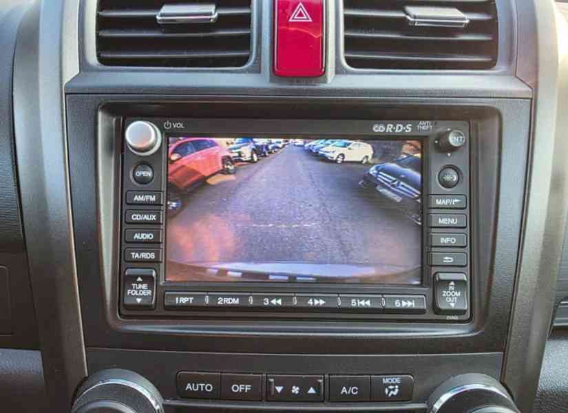 Honda CR-V 2,0i Elegance 4X4 benzín 110kw - foto 10