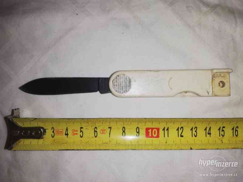 Zavírací nůž s bakelitovou rukojetí - značkový - foto 1