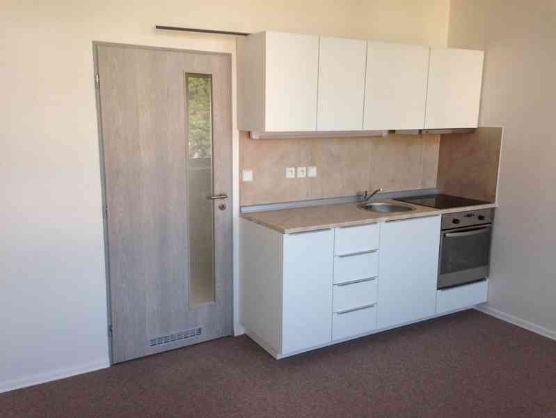 Pronájem bytu 1+kk 31 m² Jana Roháče z Dubé, Čáslav - Čáslav - foto 2