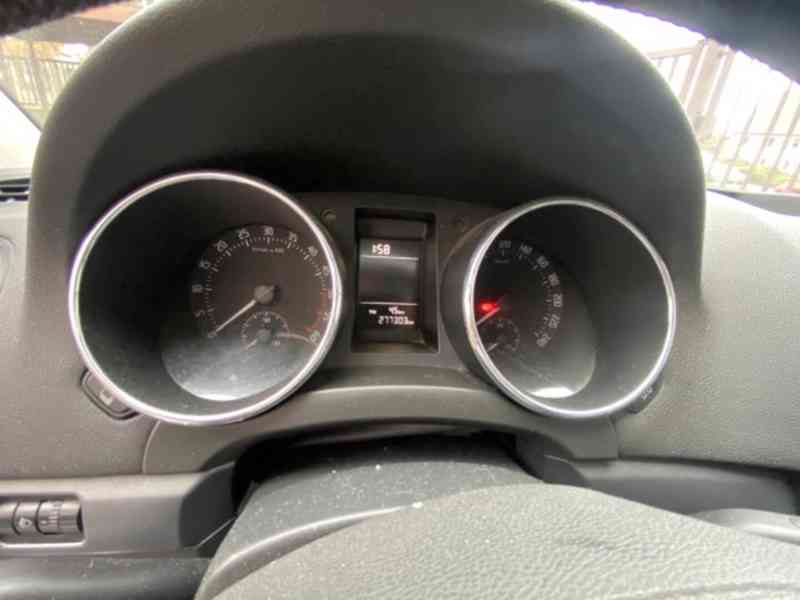 Škoda Yeti 2.0 TDI, 81 kW, 2011 – od 35 000 Kč (aukce) - foto 13