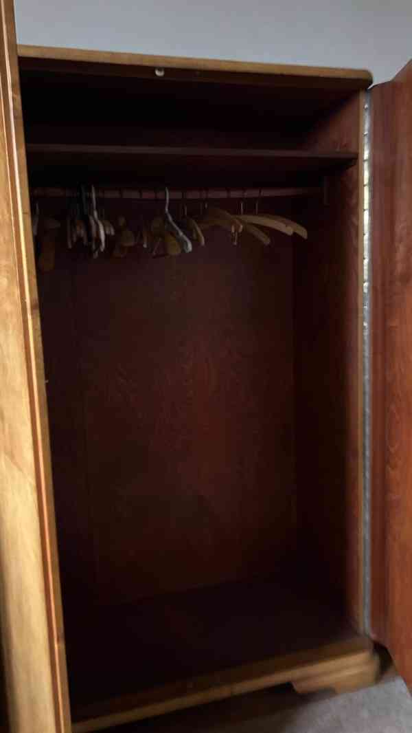 šatní skříň - foto 7